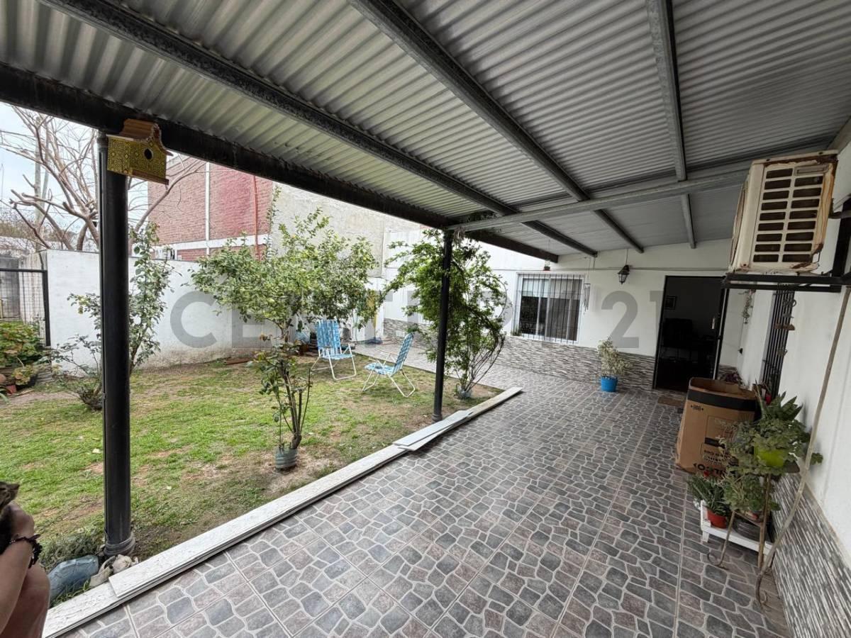 Foto de PH 3 AMBIENTES CON AMPLIO PATIO Y GARAGE – SAN VICENTE, imagen 2