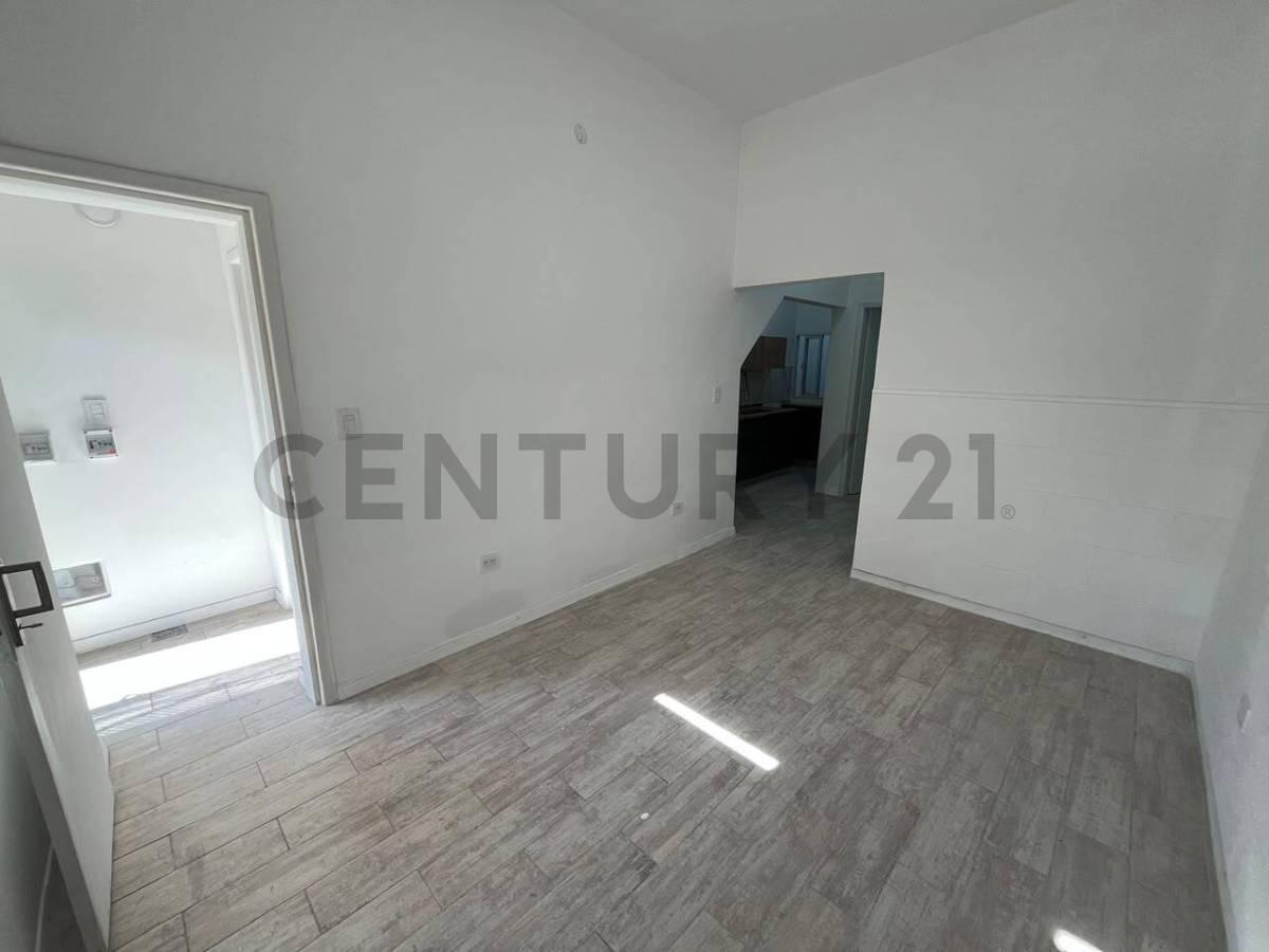 Foto de VENTA DE PH 2 AMBIENTES EN PLANTA BAJA EN LANUS ESTE, imagen 1