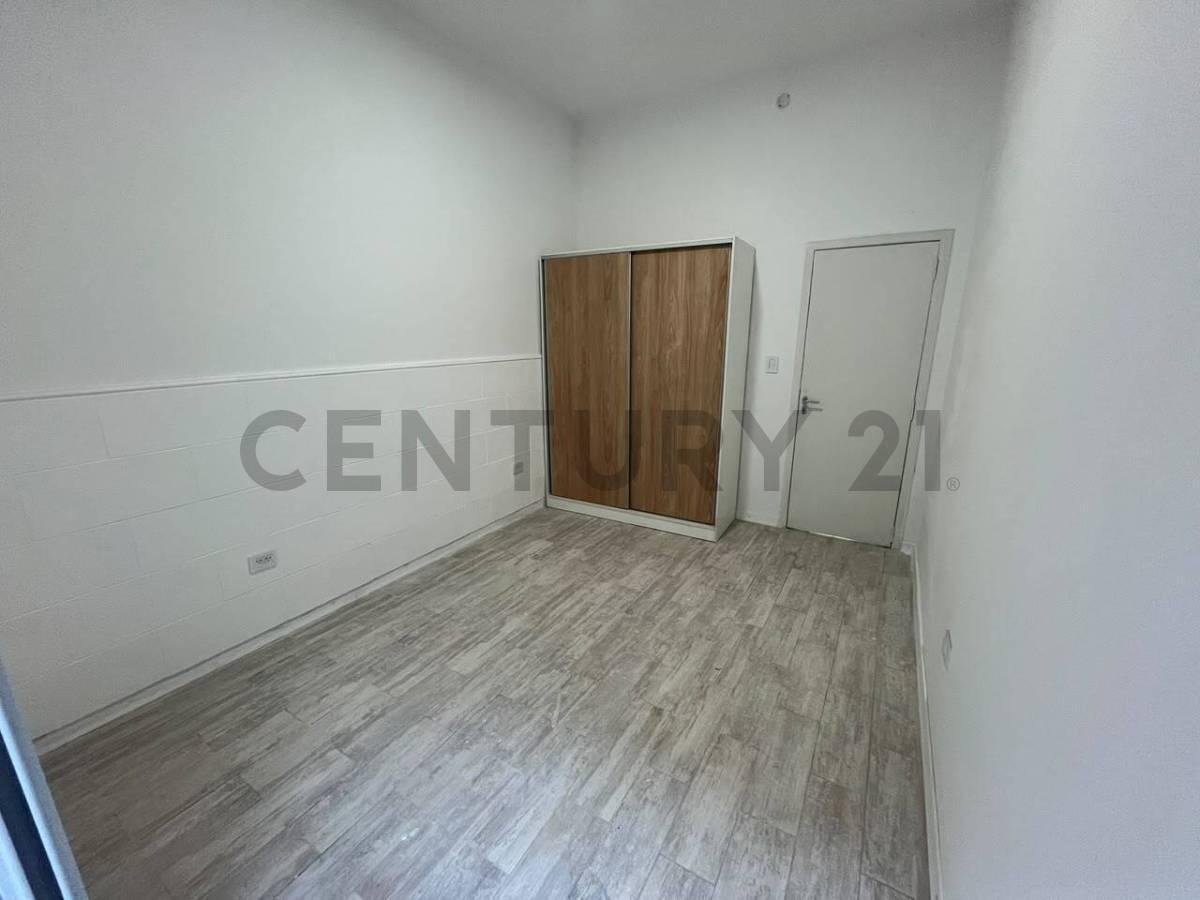 Foto de VENTA DE PH 2 AMBIENTES EN PLANTA BAJA EN LANUS ESTE, imagen 2