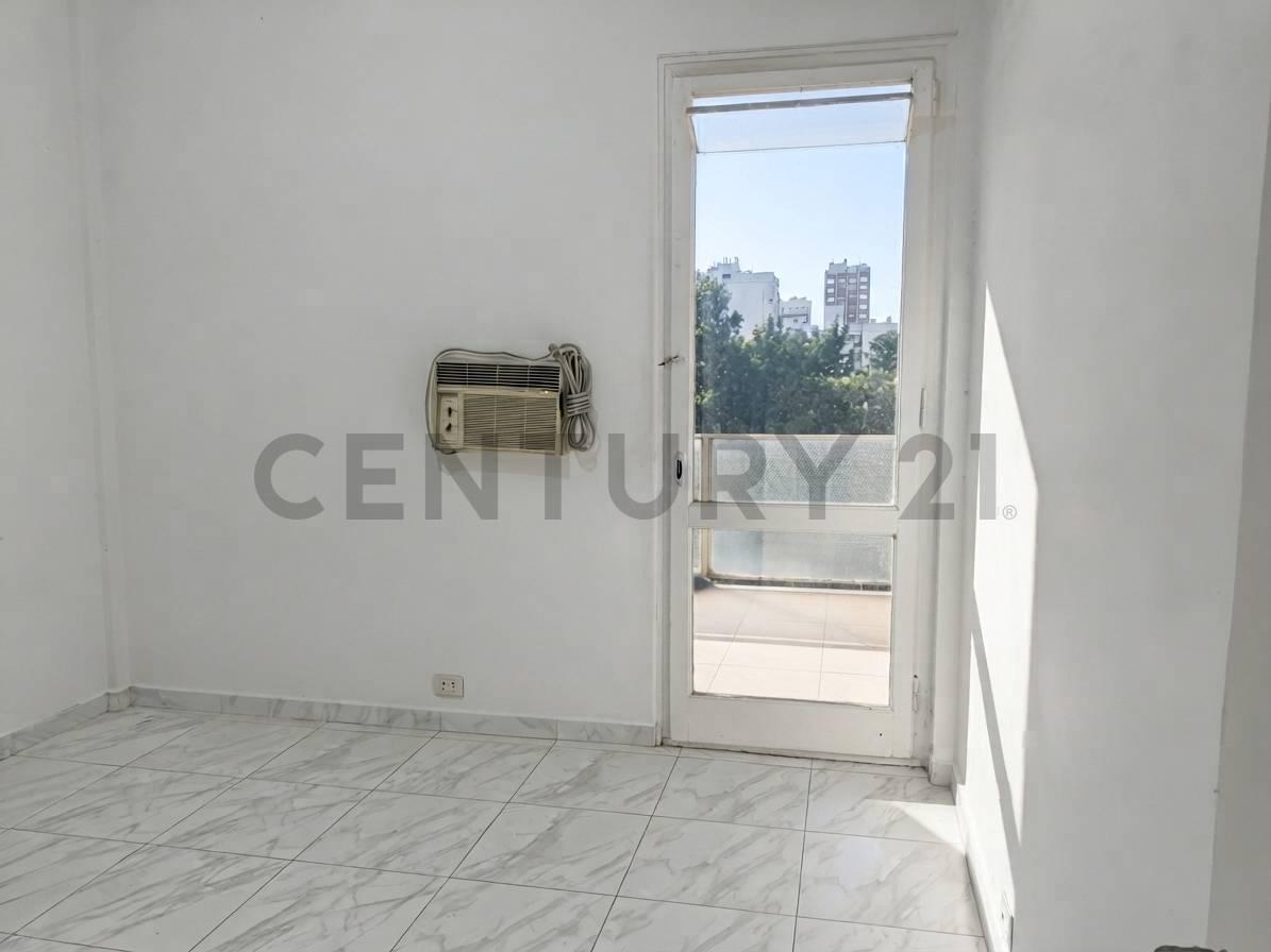 Foto de Excelente Departamento de 3 Ambientes con Balcón en San Cristóbal /, imagen 5