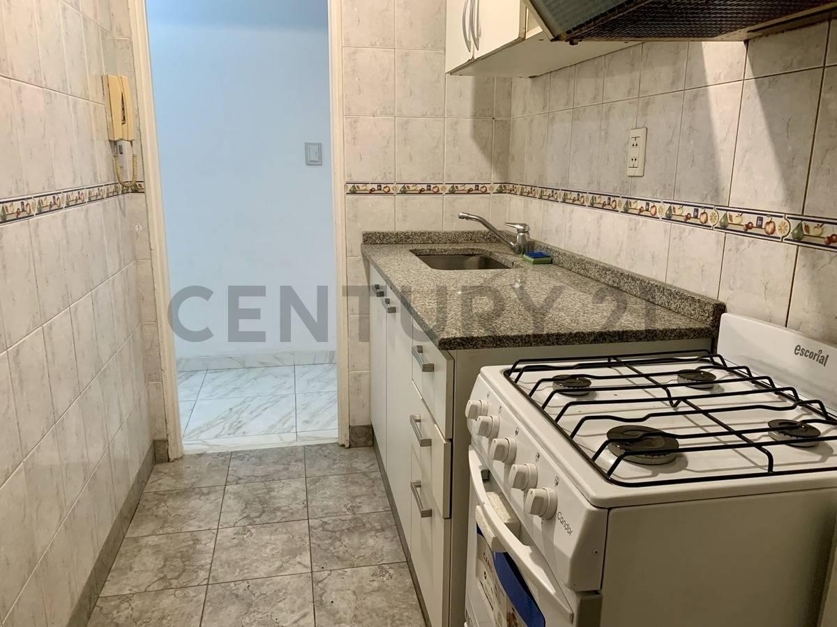 Foto de Excelente Departamento de 3 Ambientes con Balcón en San Cristóbal /, imagen 2