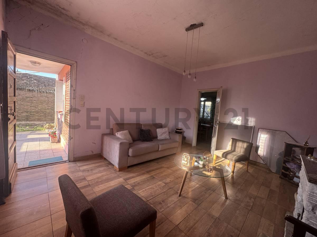Foto de Casa en venta 4 ambientes, Calypole, imagen 2