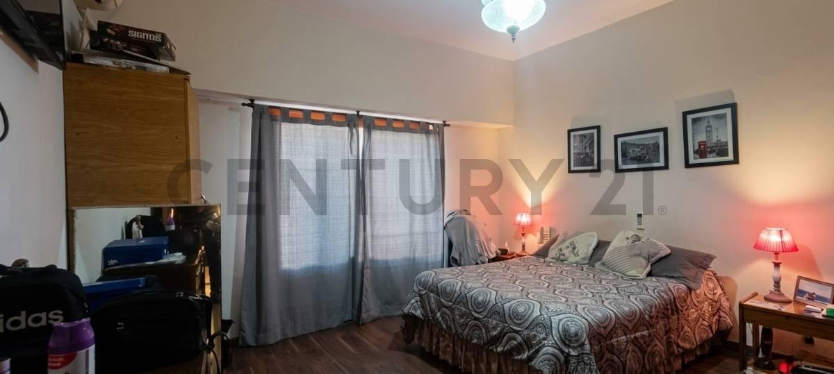 Foto de Chalet 7 Ambientes con Jardín interno en Lomas de Zamora, imagen 4