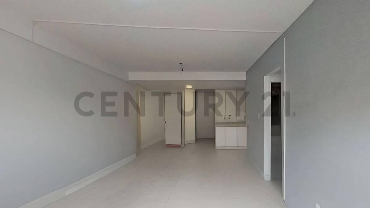 Foto de Venta departamento 2 ambientes con balcon sobre Hipólito Yrigoyen, imagen 2