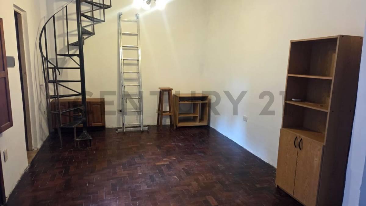 Foto de VENTA PH 4 Ambientes en Lanús Oeste – 2 Plantas con Patio, imagen 3