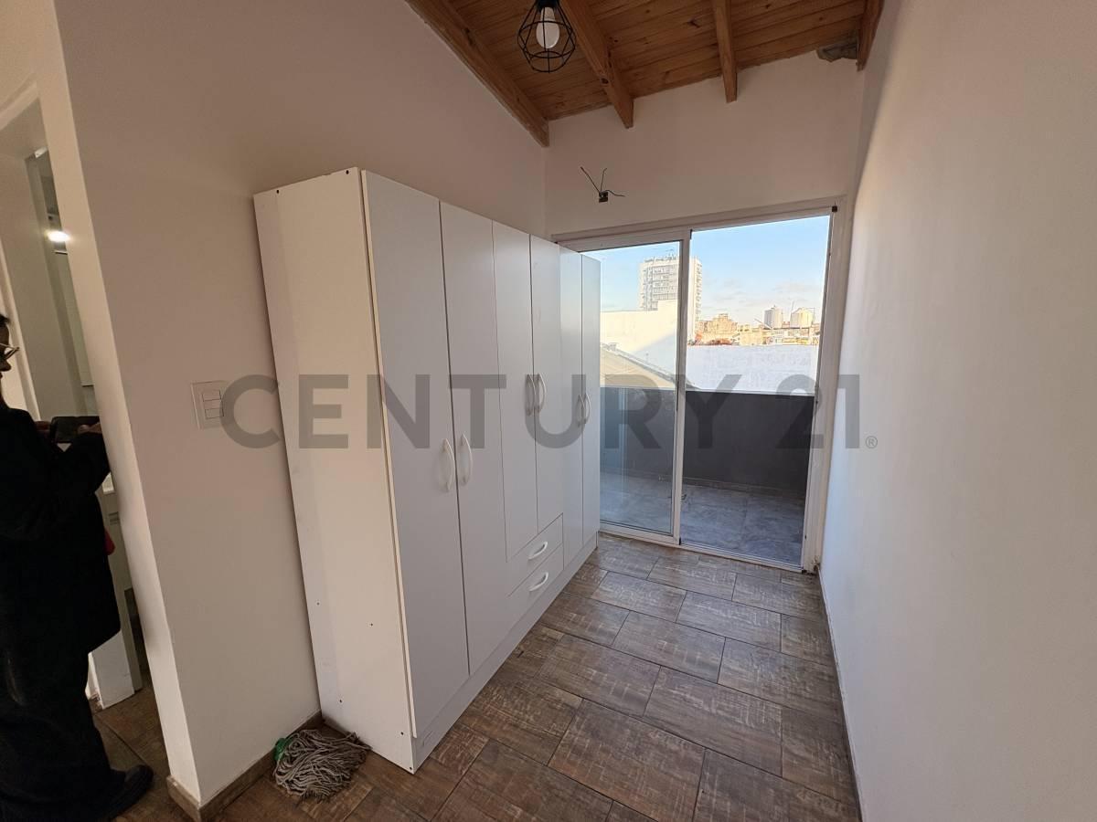 Foto de Alquiler depto 2 ambientes con balcón - Valentin Alsina, Lanús, imagen 2