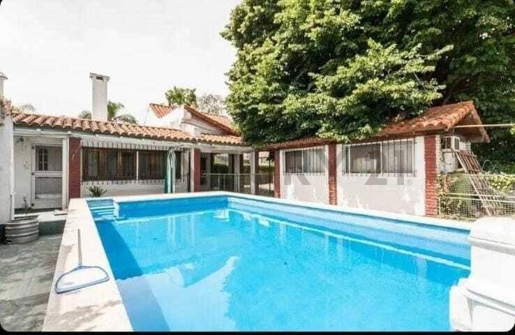 Foto de VENTA DE CASA 5 AMBIENTES CON PISCINA EN TURDERA, imagen 1