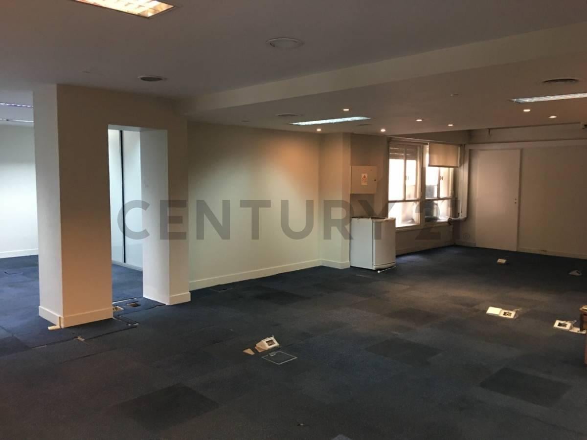 Foto de ALQUILER OFICINA EN 3° PISO, A METROS DE PEATONAL FLORIDA, imagen 3