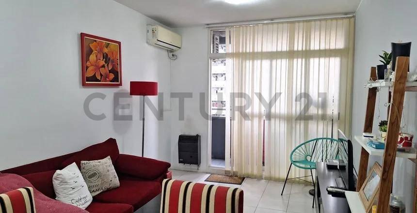 Foto de VENTA DEPARTAMENTO 2 AMBIENTES CON BALCON CORRIDO Y COCHERA - TORRES, imagen 1