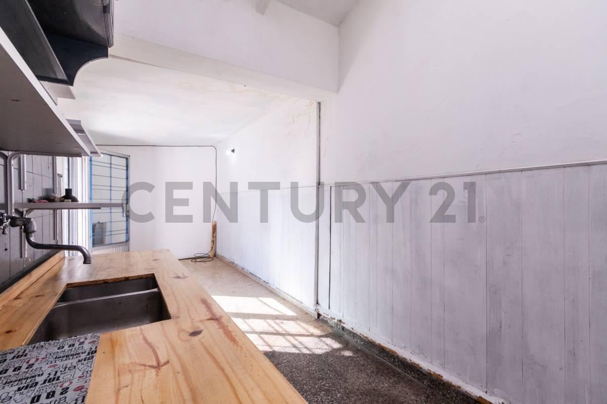 Foto de VENTA PH AL FRENTE CON PATIO EN QUILMES, imagen 2