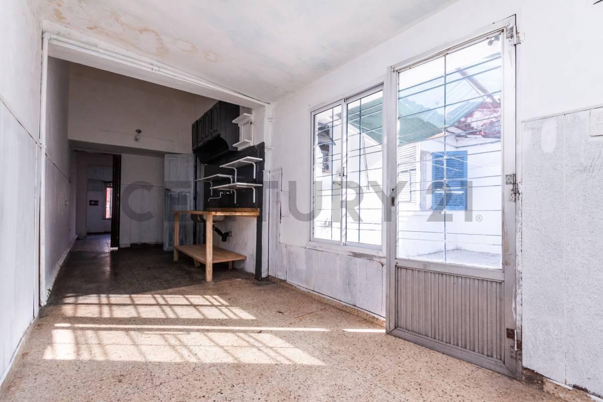 Foto de VENTA PH AL FRENTE CON PATIO EN QUILMES, imagen 4