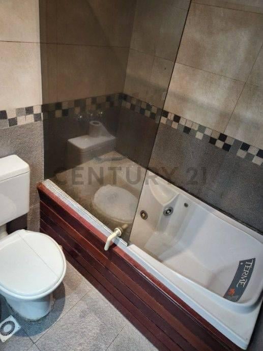 Foto de Venta PH 2 ambientes C/ cochera y pequeño galpón - Lanús Oeste., imagen 4