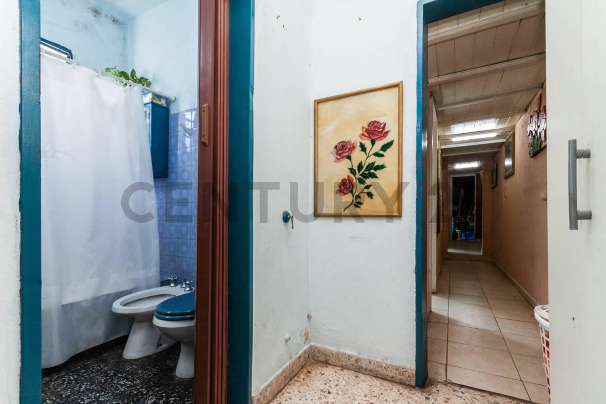 Foto de VENTA PH CON PISCINA Y COCHERA EN QUILMES, imagen 2