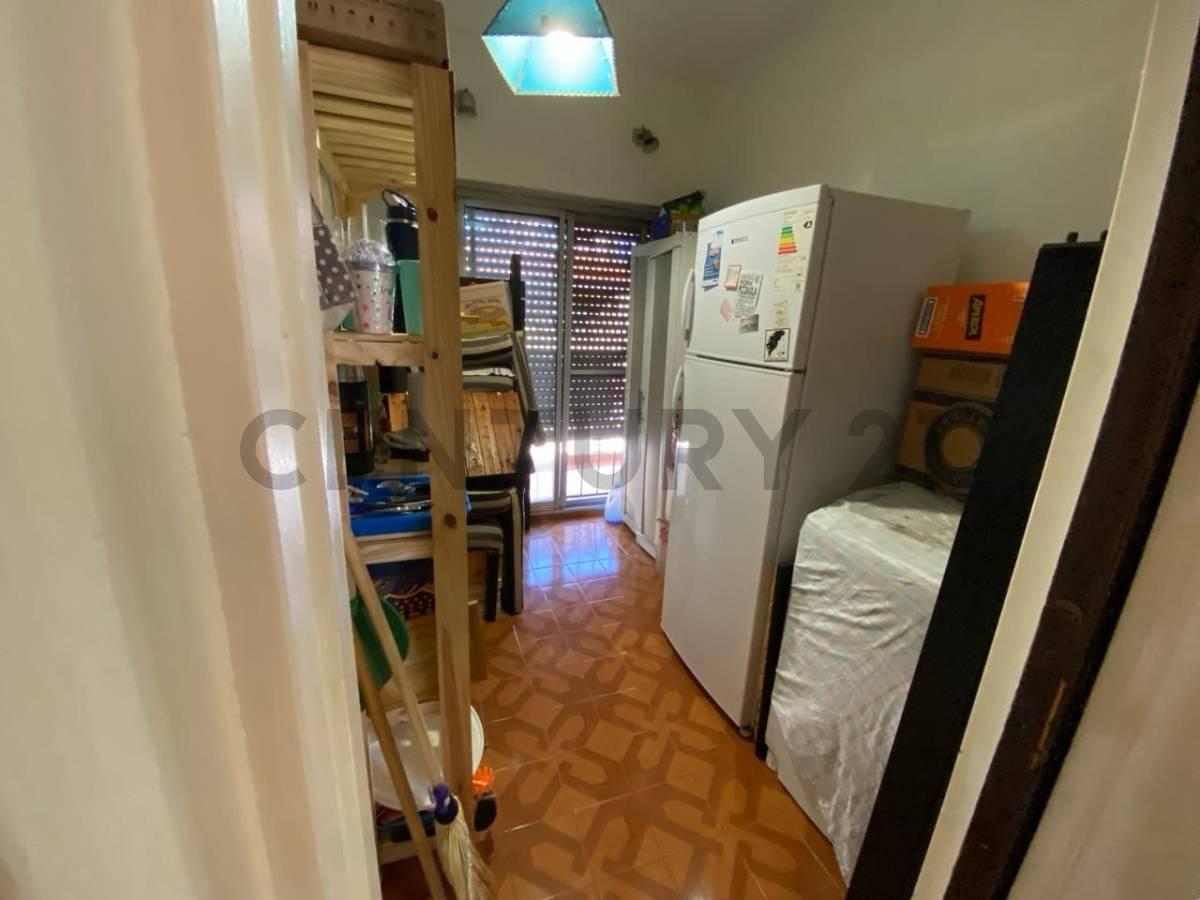 Foto de Casa en venta de 6 ambiente en Sarandí, Avellaneda., imagen 2