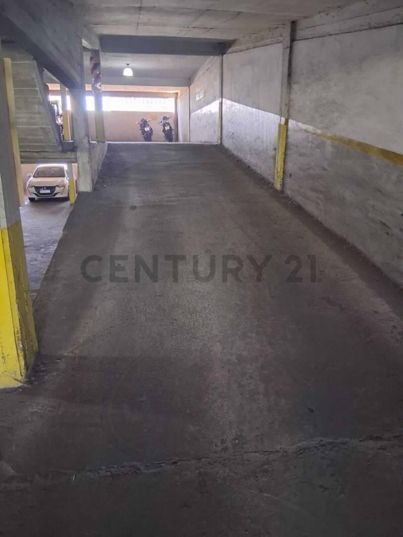 Foto de Cochera en venta en Lanus, imagen 1