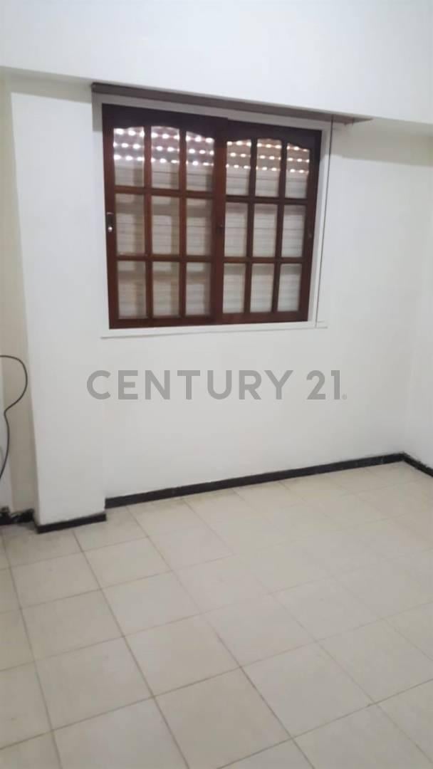 Foto de Impecable Casa en Bernal Oeste | 3 Ambientes con Terraza y Cochera |, imagen 5