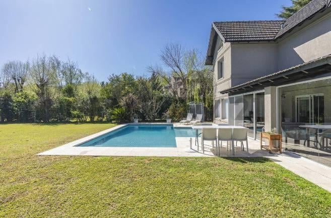 Foto de VENTA – CASA 4 AMBIENTES EN BARRIO SOLAR DEL BOSQUE-CANNING, imagen 1