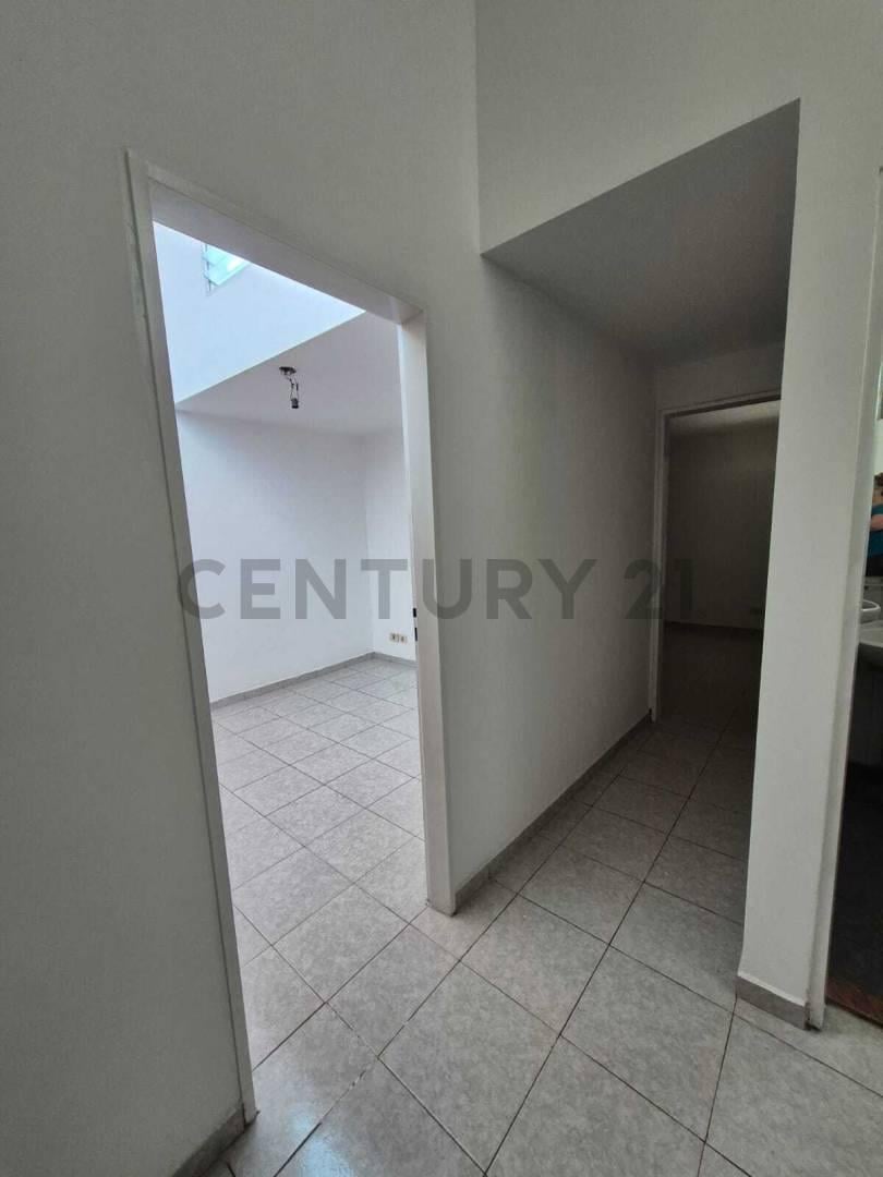 Foto de Venta excelente Dúplex 120mts, muy luminoso., imagen 1