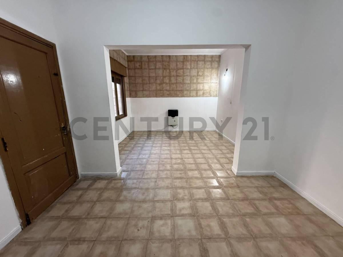 Foto de VENTA PH 3 AMBIENTES EN PLANTA BAJA LANUS OESTE, imagen 2