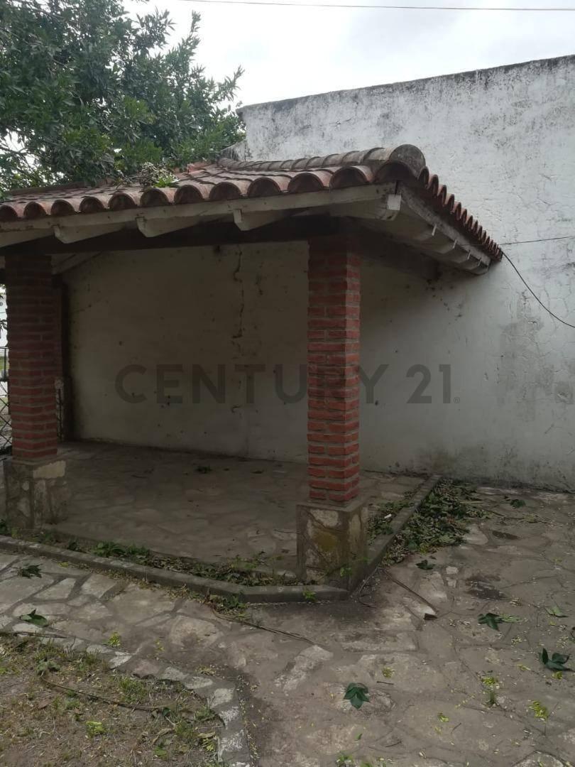 Foto de VENTA Casa de 3 ambientes con cochera y fondo libre, imagen 4