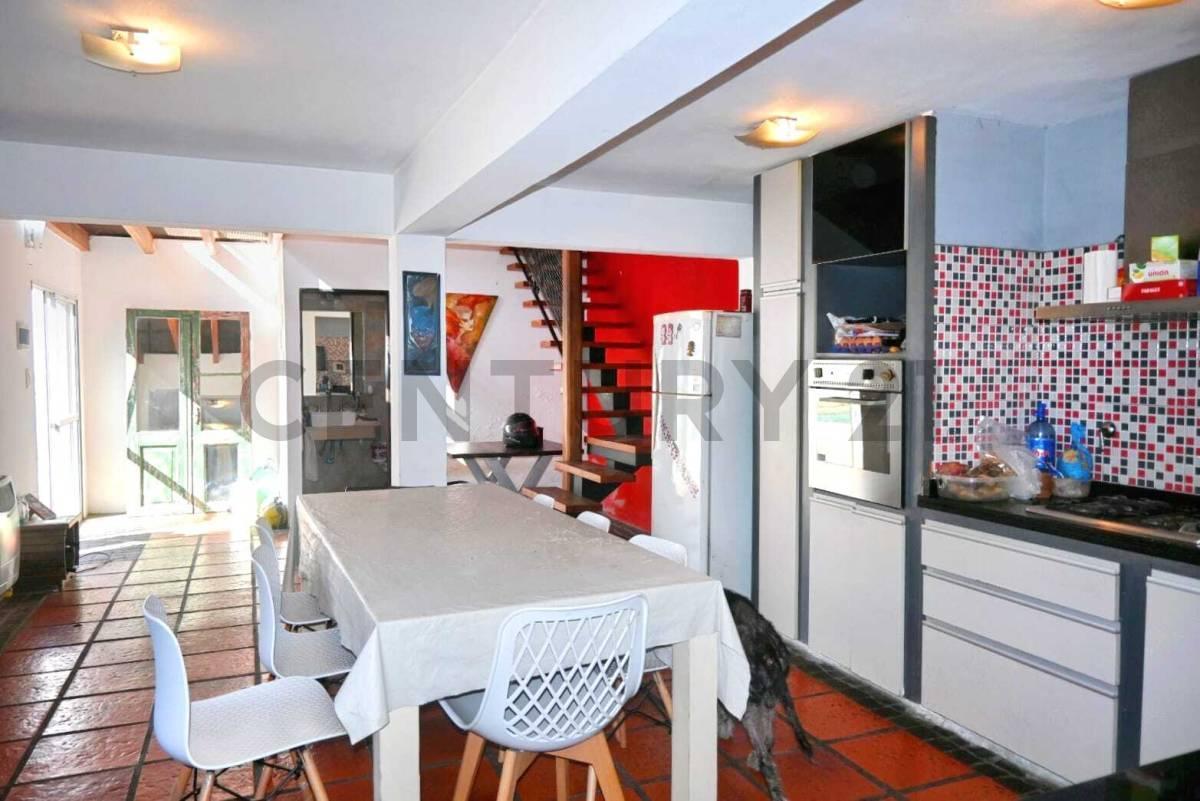 Foto de VENTA DE CASA 4 AMBIENTES EN BANFIELD - LOMAS DE ZAMORA, imagen 1
