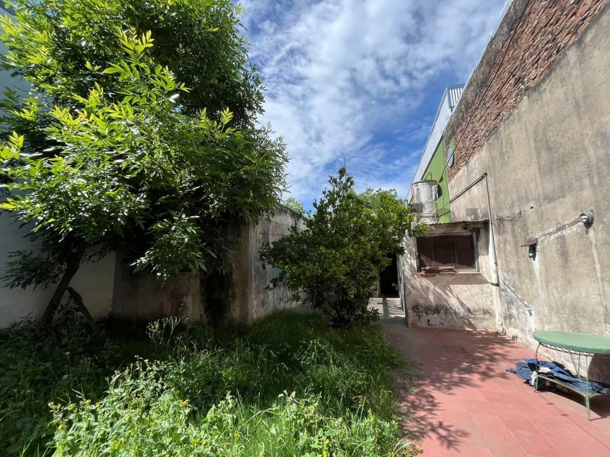 Foto de VENTA DE CASA A RECICLAR EN BANFIELD, imagen 3