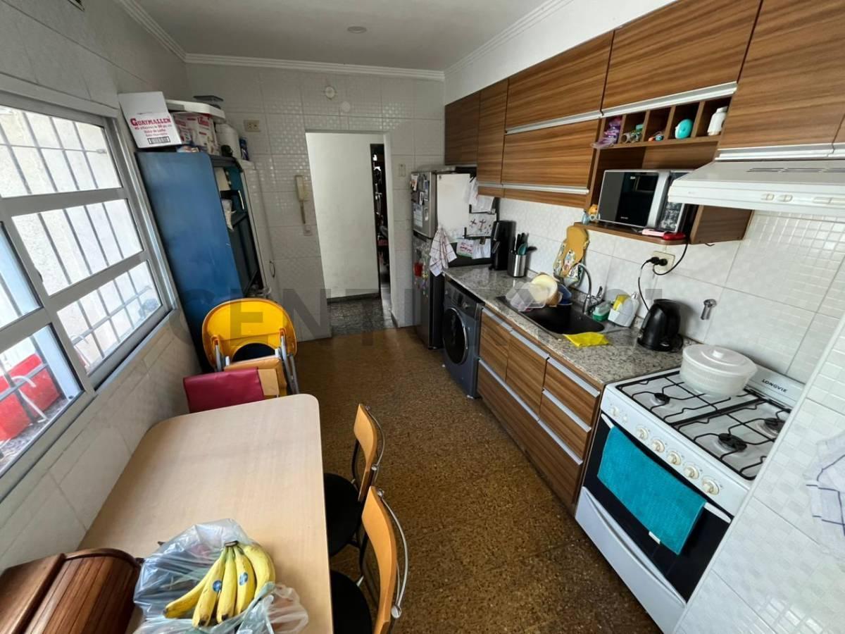 Foto de VENTA PH 4 AMBIENTES EN PARQUE AVELLANEDA CON PATIO Y COCHERA, imagen 5