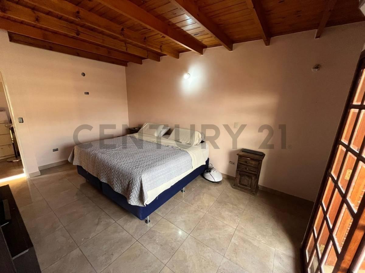 Foto de CASA 6 AMBIENTES EN VENTA CON PISCINA, COCHERA Y PLAYROOM EN SARANDI, imagen 5
