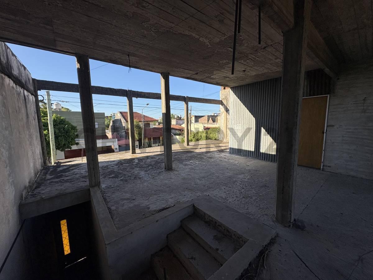 Foto de Venta amplio Lote con salida directa a capital - Lanús, imagen 1