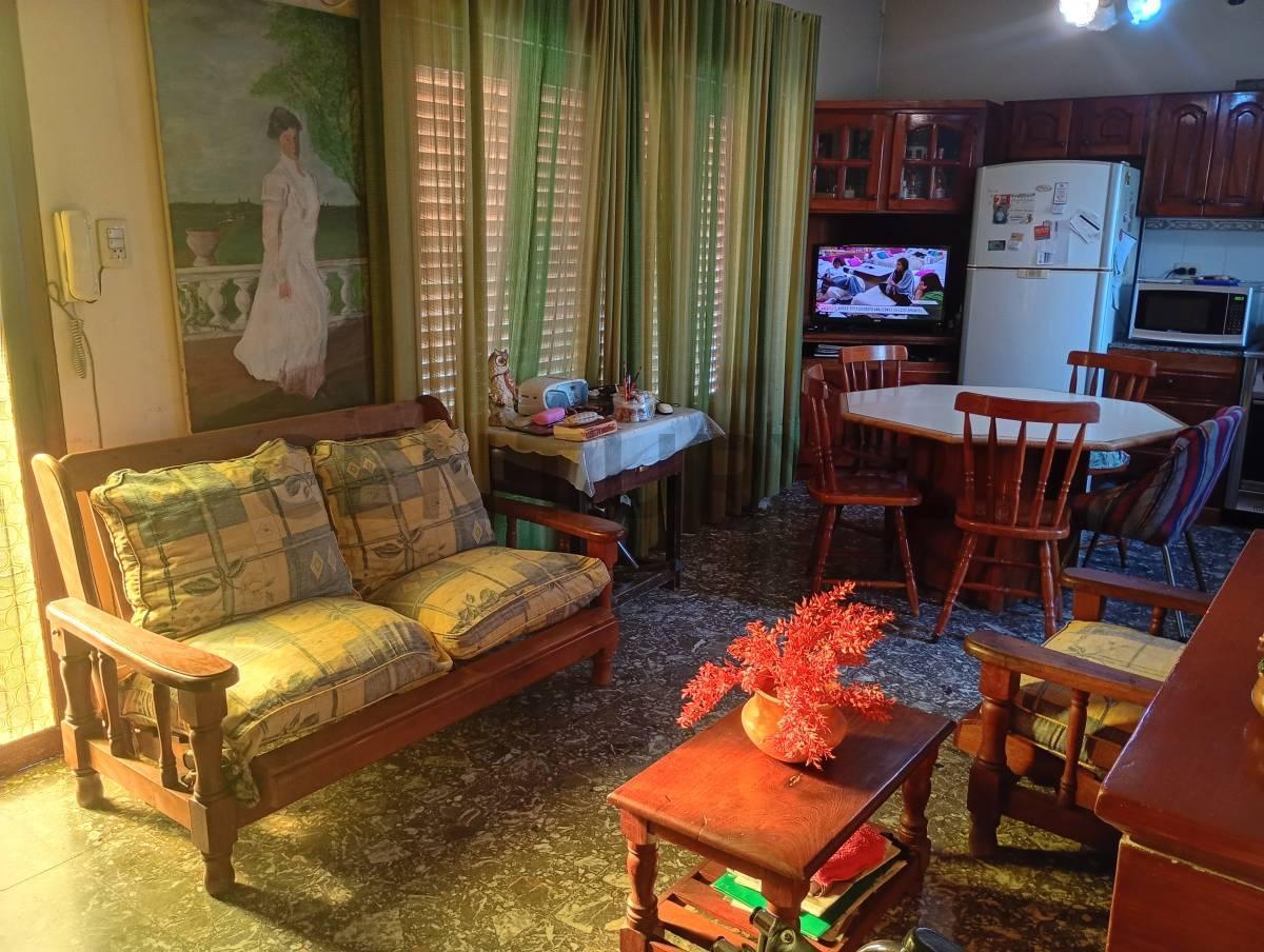 Foto de CASA CON PH EN VENTA EN LOMAS, imagen 4