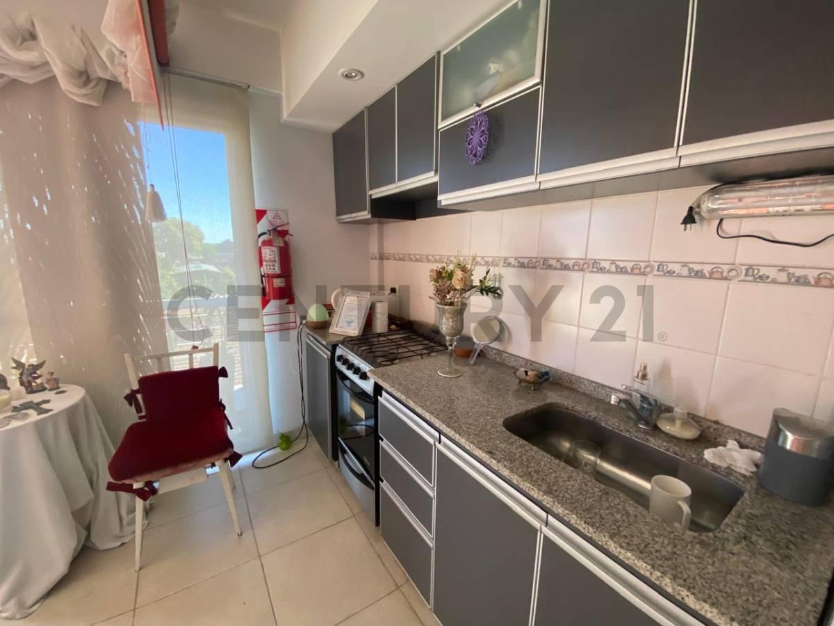 Foto de VENTA – DEPARTAMENTO 2 AMBIENTES AL FRENTE CON BALCÓN | LANÚS OESTE, imagen 4