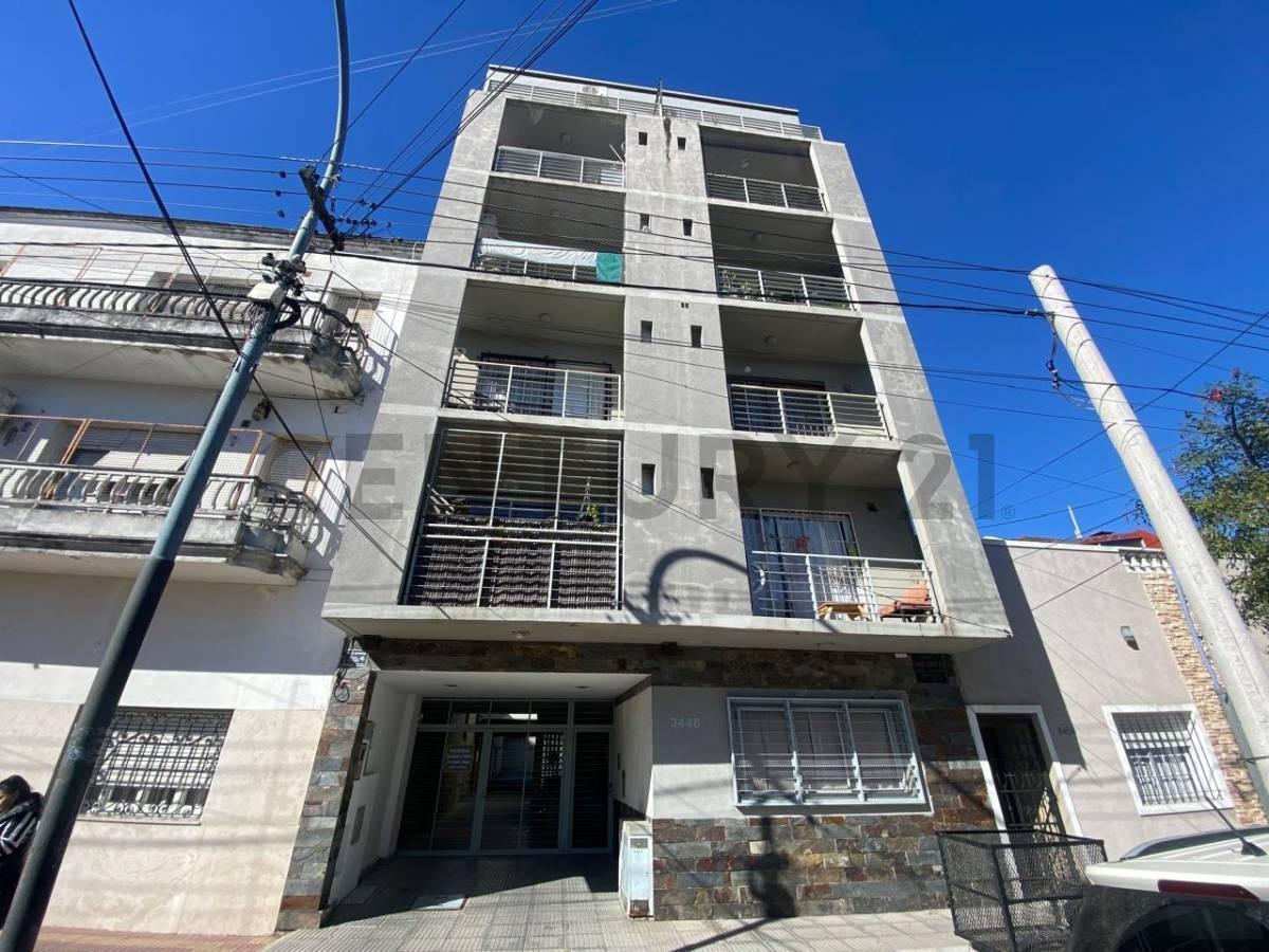 Foto de VENTA – DEPARTAMENTO 2 AMBIENTES AL FRENTE CON BALCÓN | LANÚS OESTE, imagen 5
