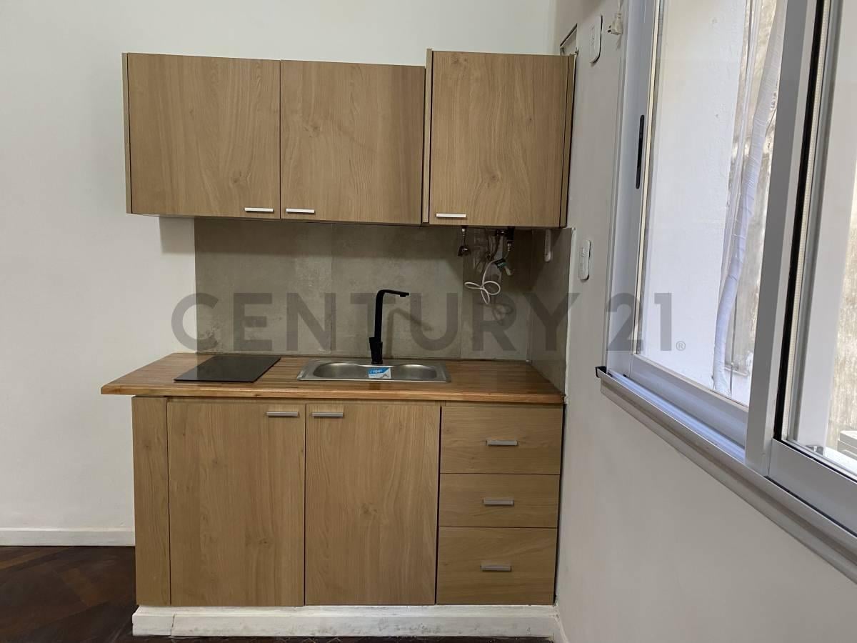 Foto de Venta de departamento monoambiente amoblado, reciclado totalmente a, imagen 4