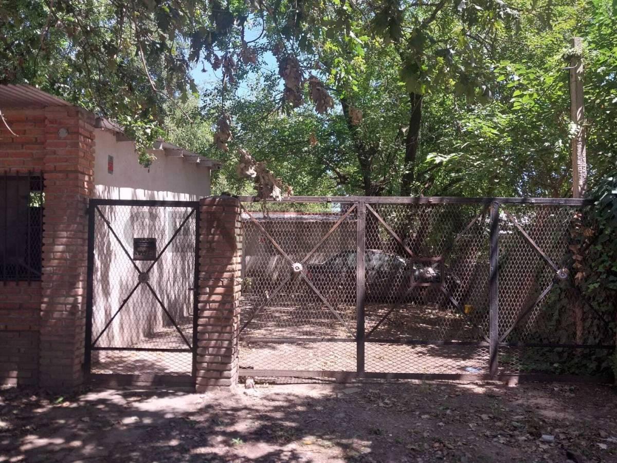 Foto de CASA 4 AMBIENTES + LOCAL AL FRENTE – LOTE 384 m² – GLEW, imagen 4