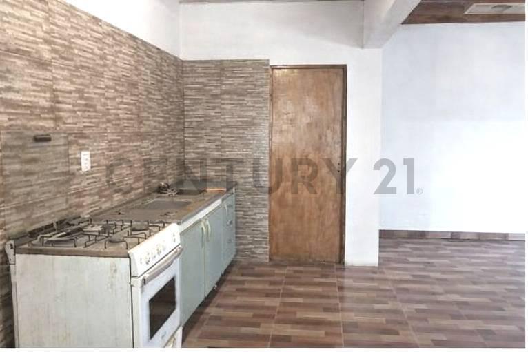 Foto de CASA 4 AMBIENTES + LOCAL AL FRENTE – LOTE 384 m² – GLEW, imagen 3