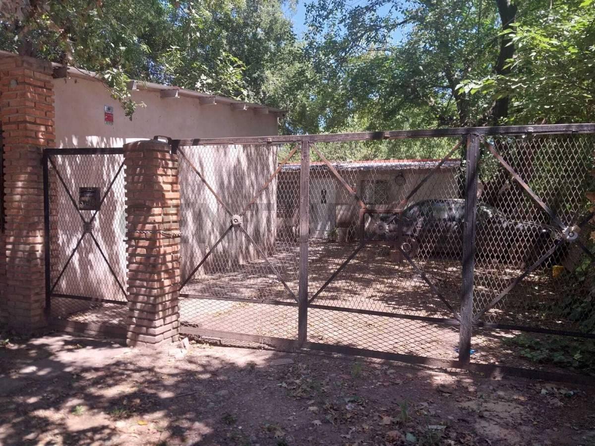 Foto de CASA 4 AMBIENTES + LOCAL AL FRENTE – LOTE 384 m² – GLEW, imagen 1