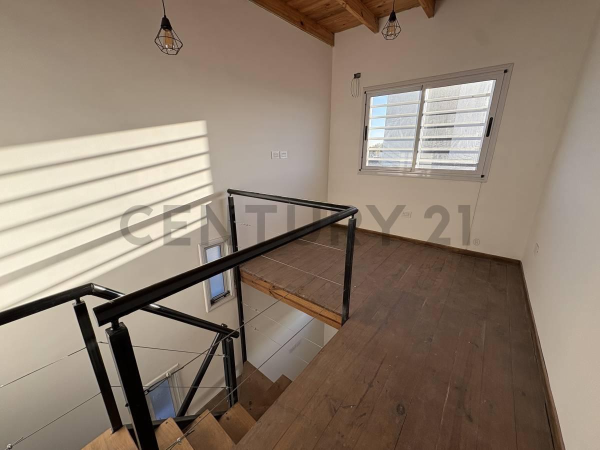 Foto de Alquiler depto 2 1/2 ambientes con pequeño patio - Valentin Alsina, imagen 2