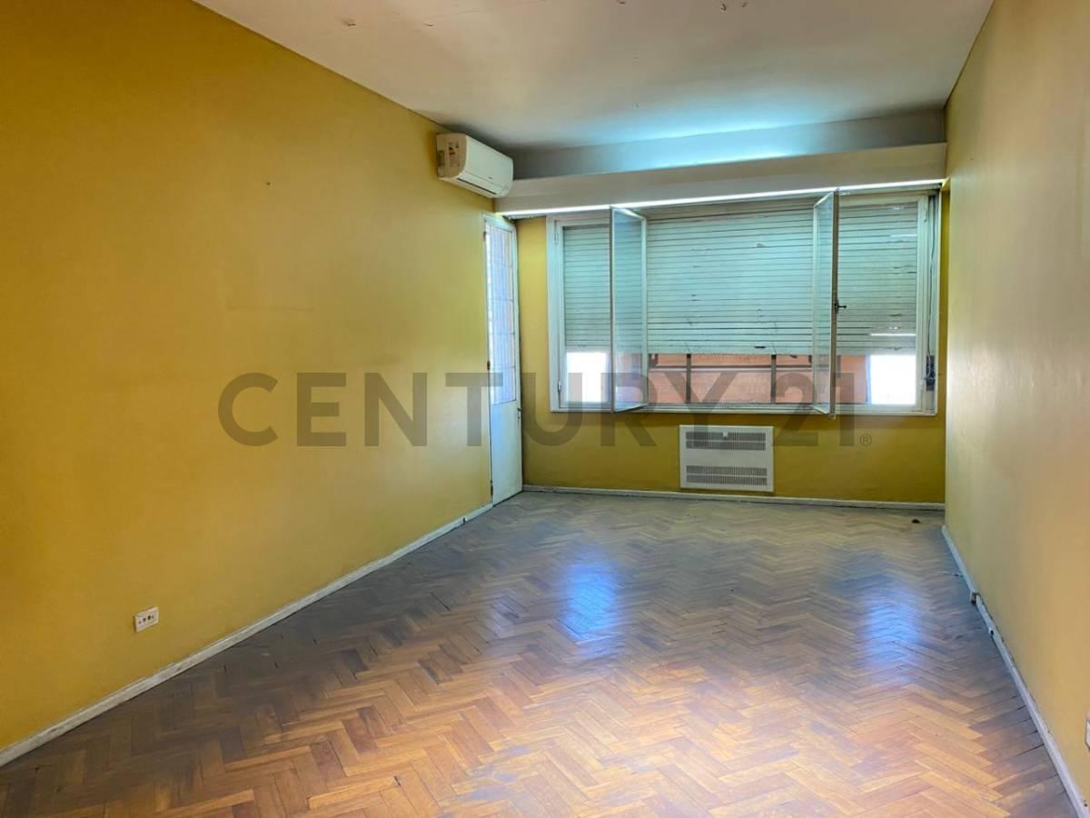 Foto de DEPARTAMENTO 3 AMBIENTES CON BALCON EN VENTA LOMAS DE ZAMORA, imagen 1