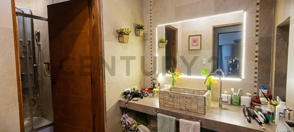 Foto de Chalet 7 Ambientes con Jardín interno en Lomas de Zamora, imagen 4