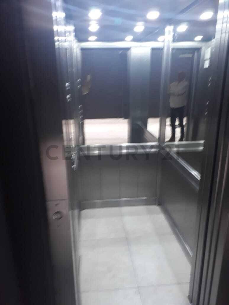 Foto de Venta de Monoambiente con Terraza Propia y Cochera en Banfield., imagen 2