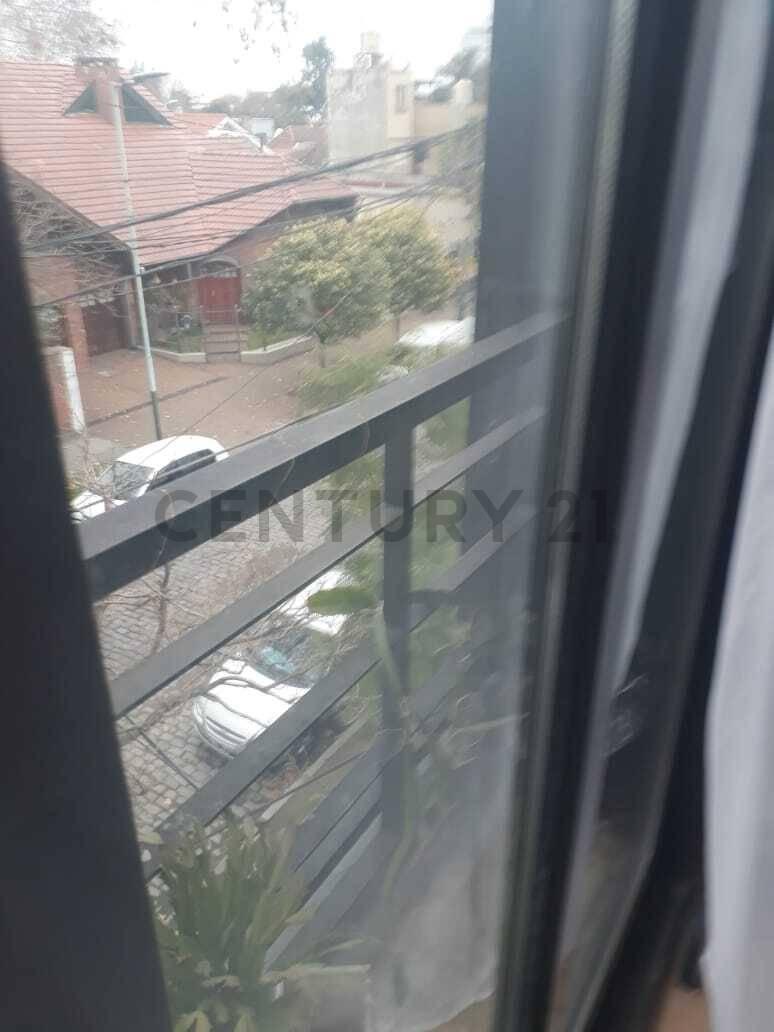 Foto de Venta de Monoambiente con Terraza Propia y Cochera en Banfield., imagen 3