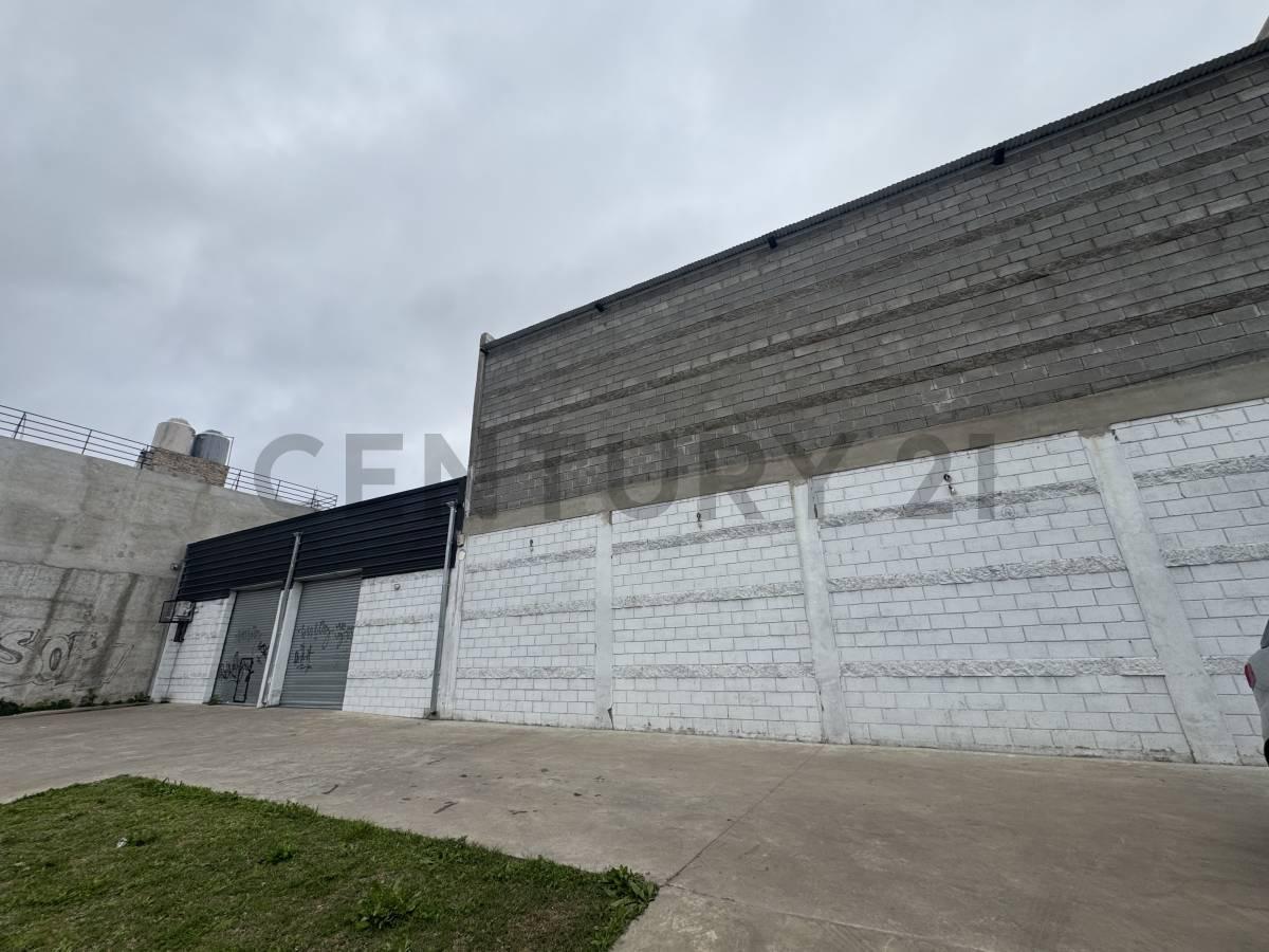 Foto de Venta de importante GALPON EN BURZACO, imagen 1