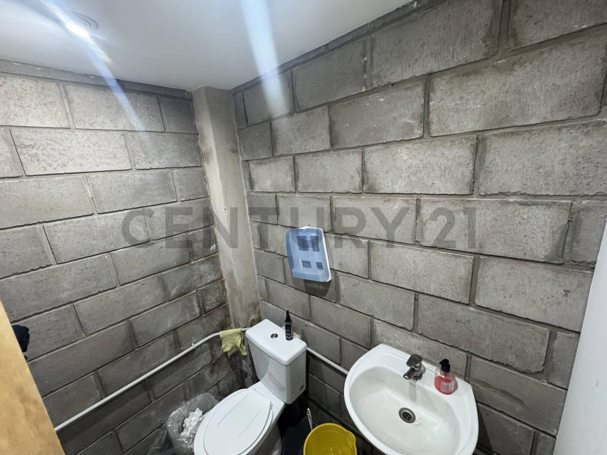 Foto de Venta de importante GALPON EN BURZACO, imagen 5