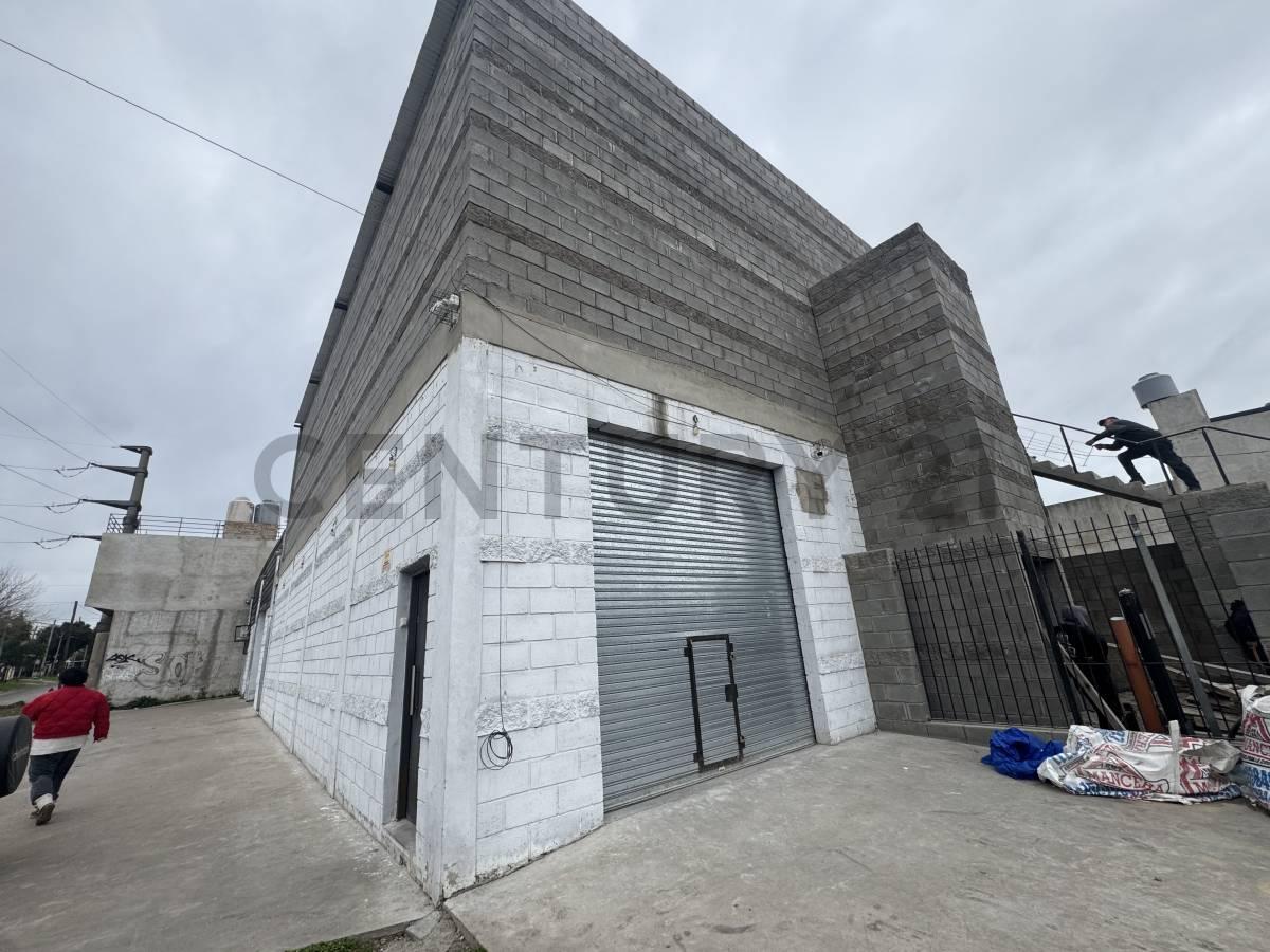 Foto de Venta de importante GALPON EN BURZACO, imagen 3