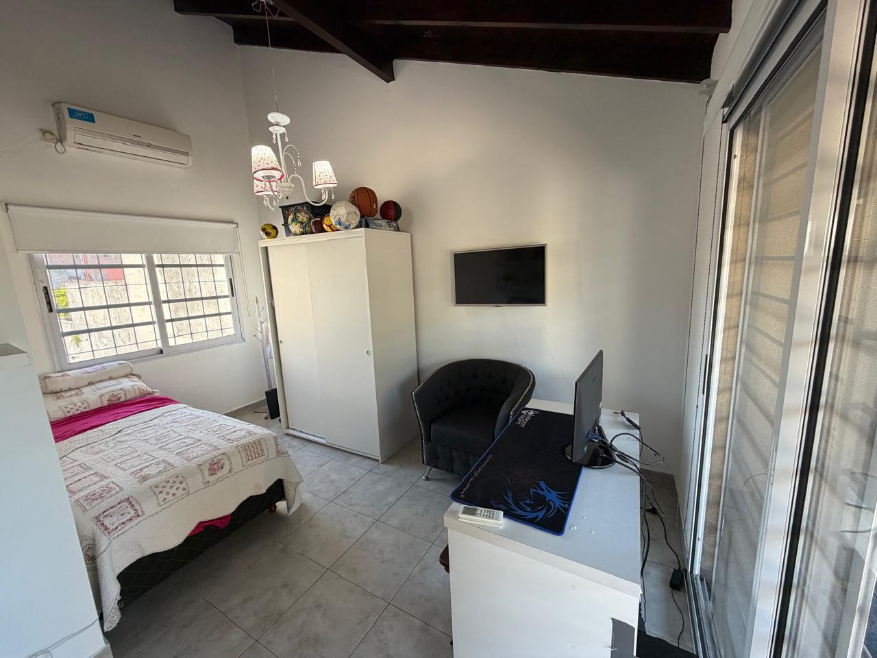 Foto de Casa 4 ambientes en venta Lanus Este, imagen 5