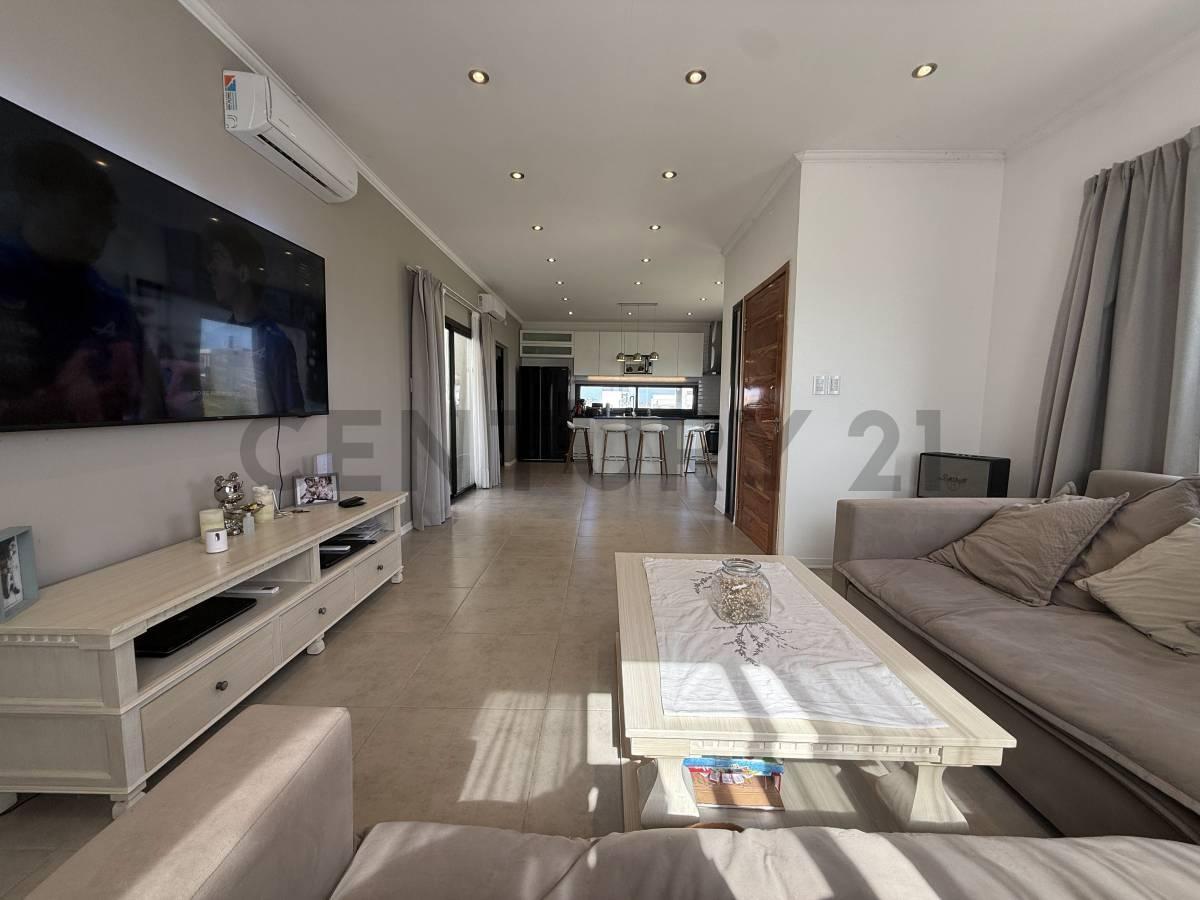 Foto de VENTA CASA 4 AMBIENTES BARRIO SANTA CLARA AL SUR, imagen 4