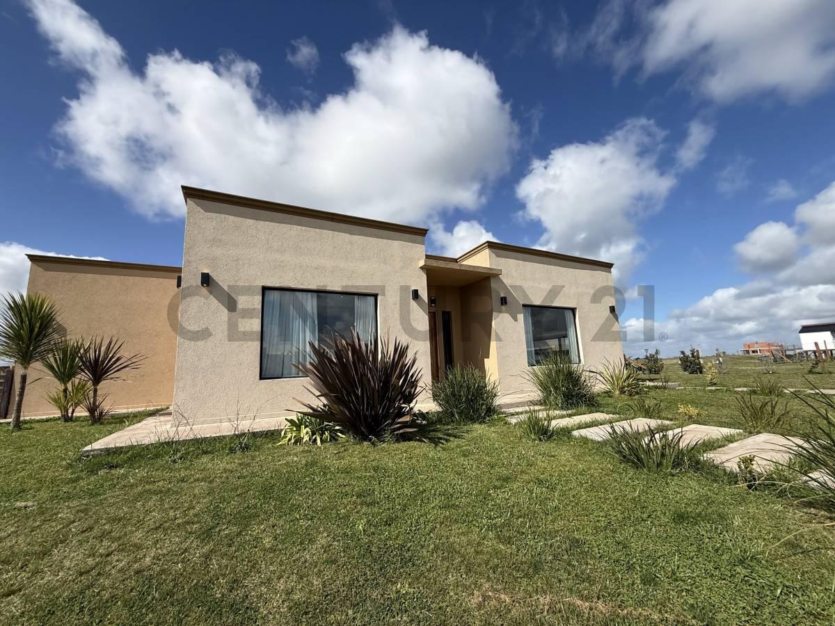 Foto de VENTA CASA 4 AMBIENTES BARRIO SANTA CLARA AL SUR, imagen 1