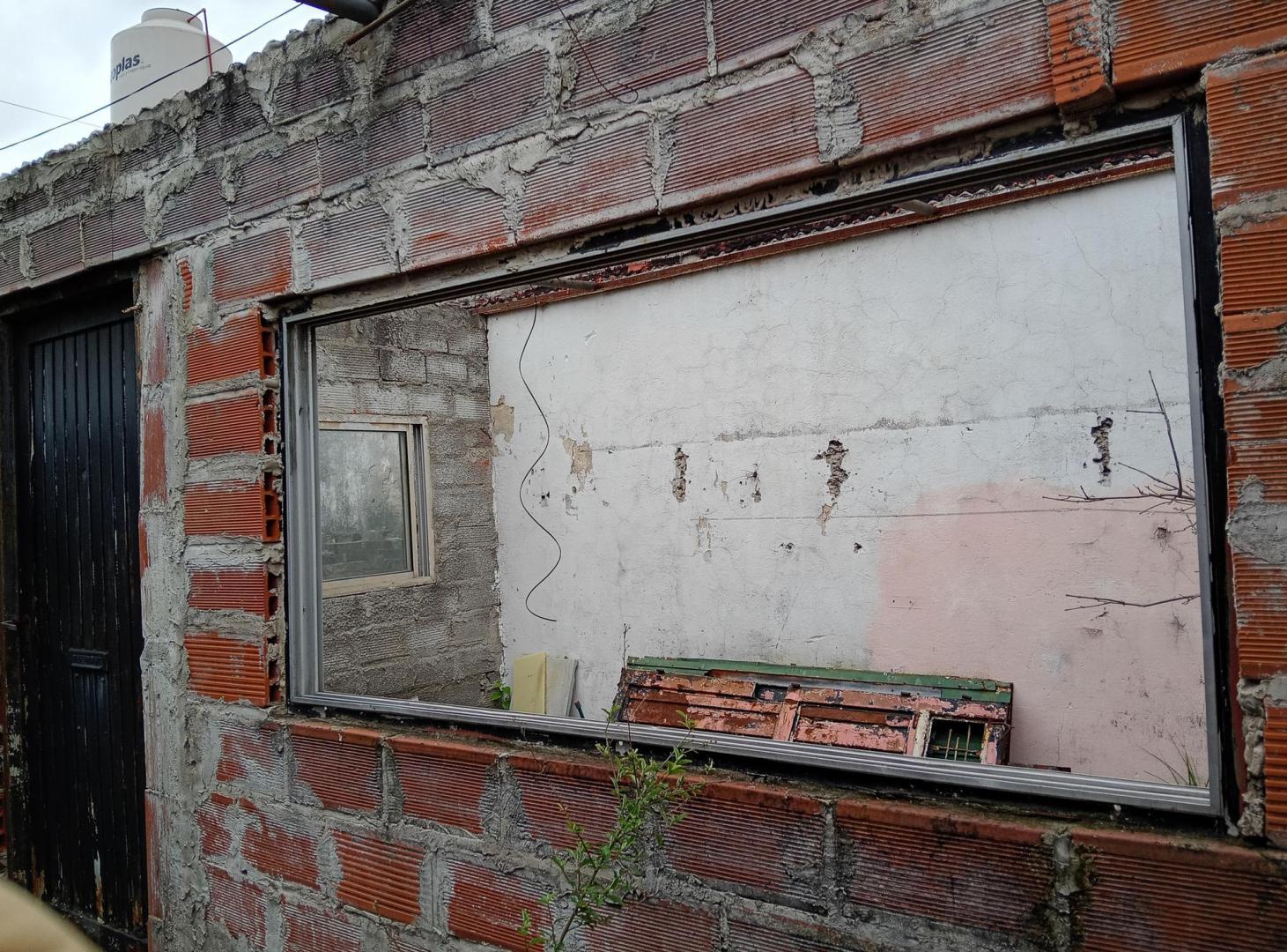 Foto de CASA 3 AMBIENTES A RECICLAR O DEMOLER | LOTE PROPIO | EXCELENTE, imagen 2