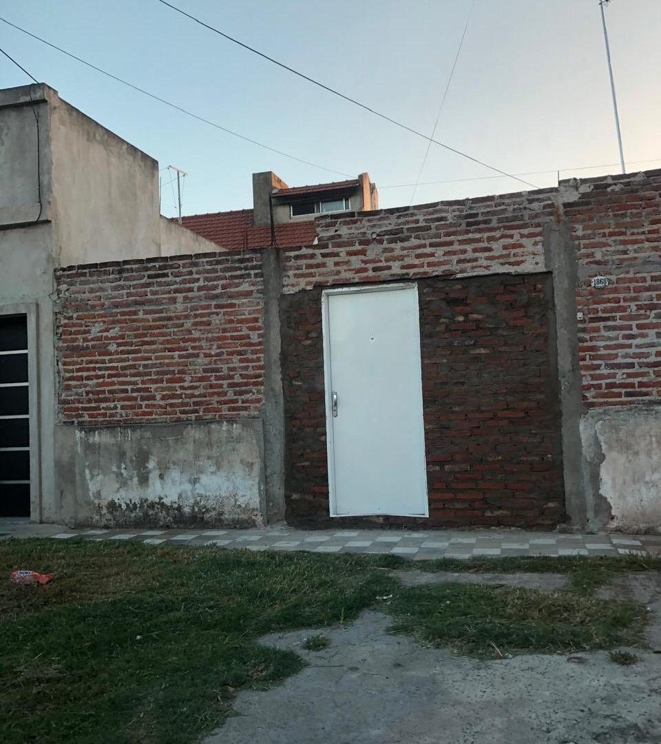 CASA 3 AMBIENTES A RECICLAR O DEMOLER | LOTE PROPIO | EXCELENTE OPORTUNIDAD DE I