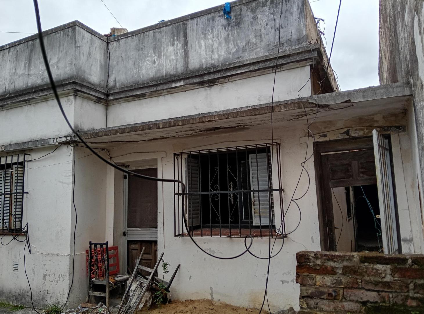 Foto de CASA 3 AMBIENTES A RECICLAR O DEMOLER | LOTE PROPIO | EXCELENTE, imagen 5